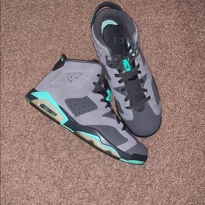 Women’s retro jordan 6’s